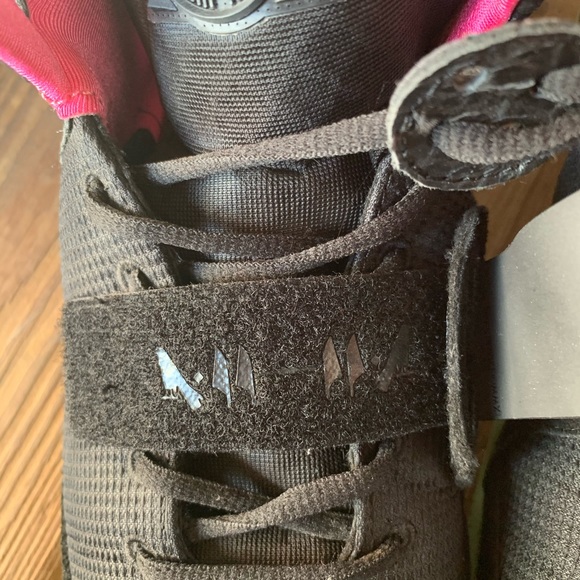Nike Yeezy air 2 nrg - Picture 3 of 8